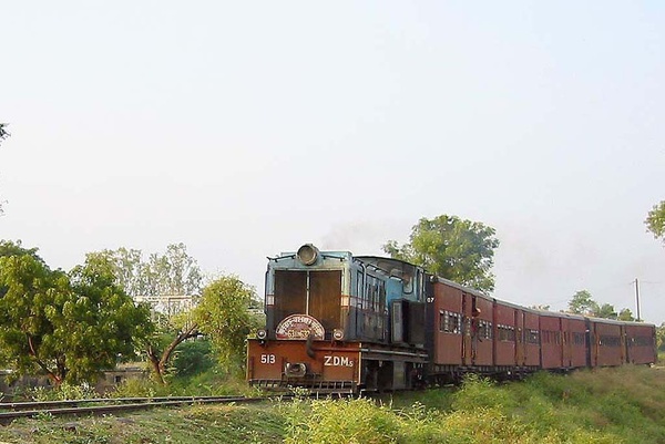 Dhaulpur, ZDM-5, 513, Indian Railways, Indian, Railways, India, Railway, IRFCA, loco, locomotive, engine, trains, train engine