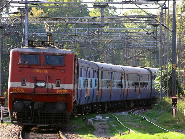Ghaziabad, WAP-4, 22505, Indian Railways, Indian, Railways, India, Railway, IRFCA, loco, locomotive, engine, trains, train engine