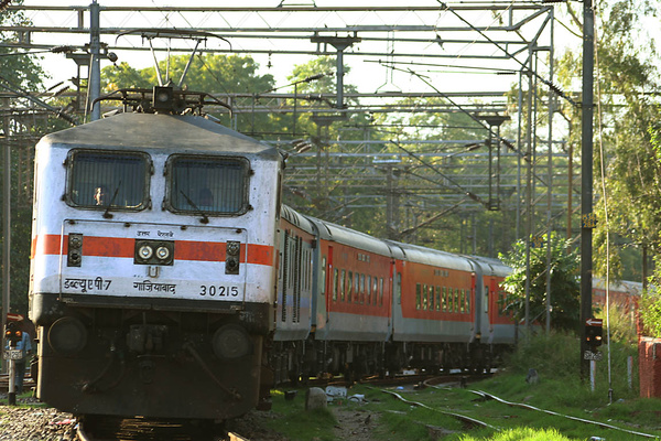 Ghaziabad, WAP-7, 30215, Indian Railways, Indian, Railways, India, Railway, IRFCA, loco, locomotive, engine, trains, train engine