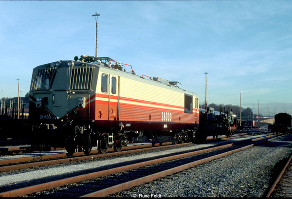 Vishakapatnam, WAG-6A, 26000, Indian Railways, Indian, Railways, India, Railway, IRFCA, loco, locomotive, engine, trains, train engine