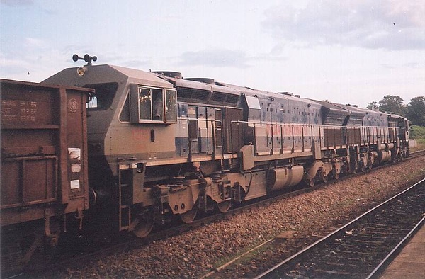 Hubli, WDG-4, 12031, Indian Railways, Indian, Railways, India, Railway, IRFCA, loco, locomotive, engine, trains, train engine