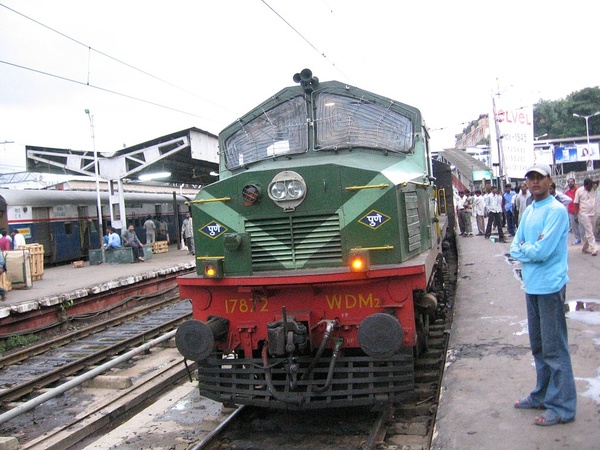 Pune, WDM-2, 17872, Indian Railways, Indian, Railways, India, Railway, IRFCA, loco, locomotive, engine, trains, train engine