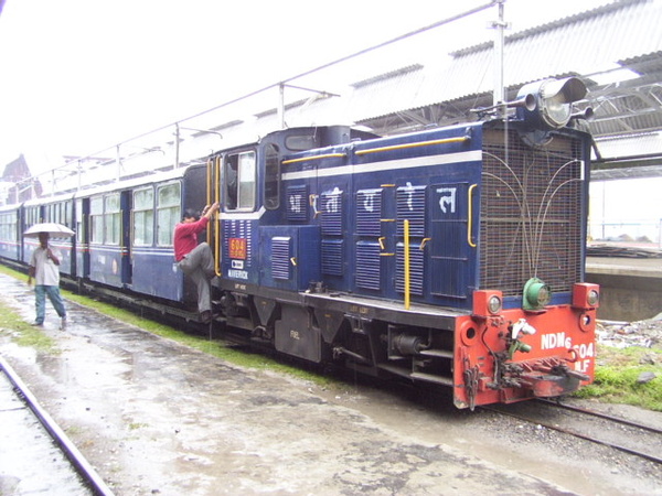 Tindharia (Siliguri), NDM-6, 604, Indian Railways, Indian, Railways, India, Railway, IRFCA, loco, locomotive, engine, trains, train engine