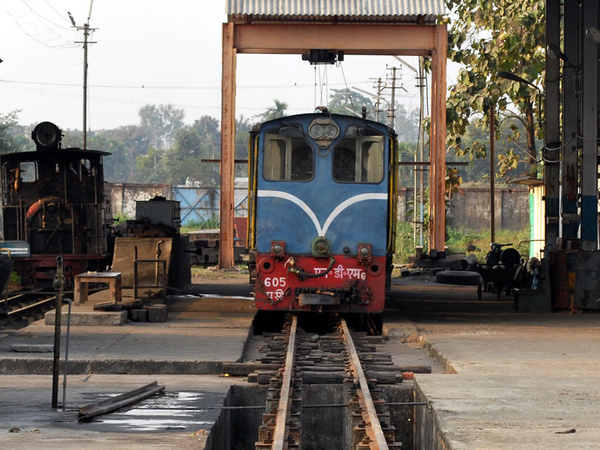 Tindharia (Siliguri), NDM-6, 605, Indian Railways, Indian, Railways, India, Railway, IRFCA, loco, locomotive, engine, trains, train engine