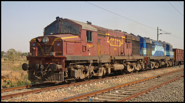 Pune, WDM-2, 17872, Indian Railways, Indian, Railways, India, Railway, IRFCA, loco, locomotive, engine, trains, train engine