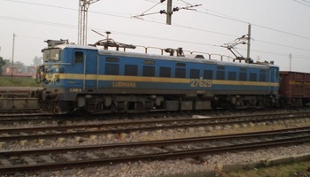 LDH WAG-7 # 27629 with BOXN wagons arriving at Sawai Madhopur (Dhirendra Maurya)