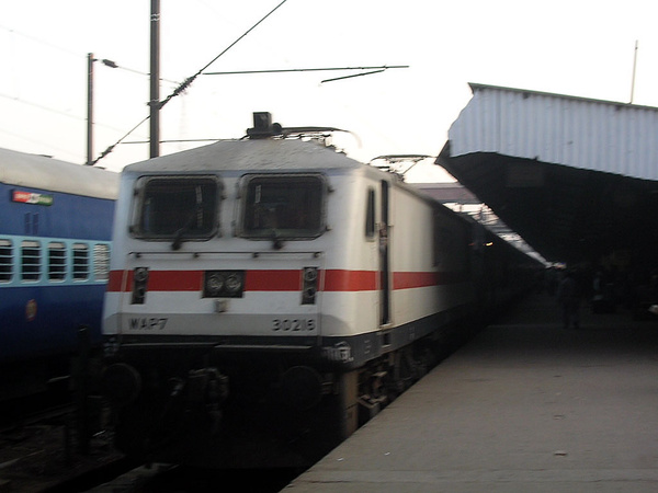 Ghaziabad, WAP-7, 30215, Indian Railways, Indian, Railways, India, Railway, IRFCA, loco, locomotive, engine, trains, train engine