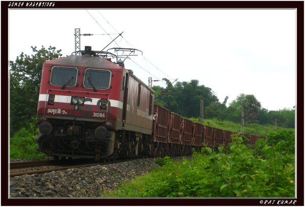 Gomoh, WAG-9, 31086, Indian Railways, Indian, Railways, India, Railway, IRFCA, loco, locomotive, engine, trains, train engine