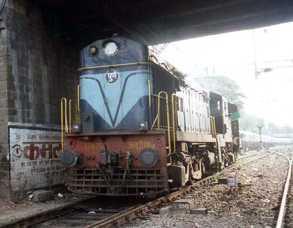 Pune, WDM-2, 17871, Indian Railways, Indian, Railways, India, Railway, IRFCA, loco, locomotive, engine, trains, train engine