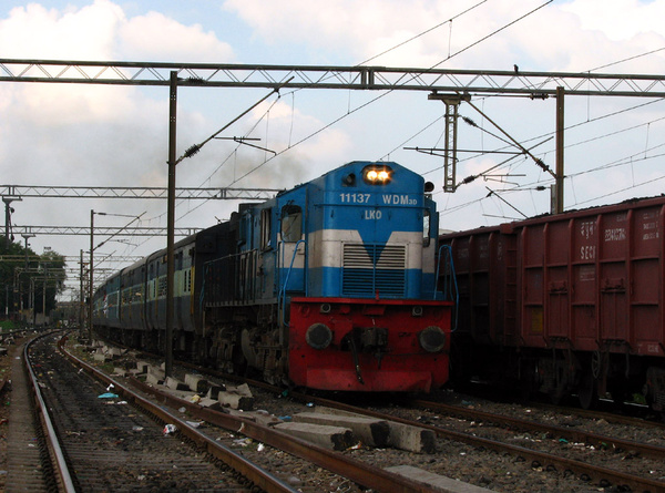 Lucknow, WDM-3D, 11137, Indian Railways, Indian, Railways, India, Railway, IRFCA, loco, locomotive, engine, trains, train engine