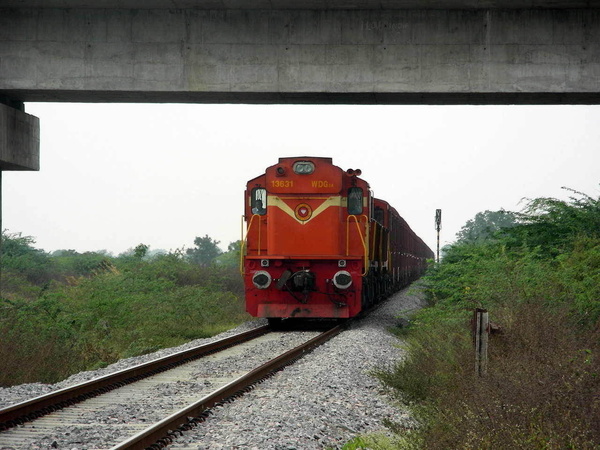 Vishakapatnam, WDG-3A, 13633, Indian Railways, Indian, Railways, India, Railway, IRFCA, loco, locomotive, engine, trains, train engine