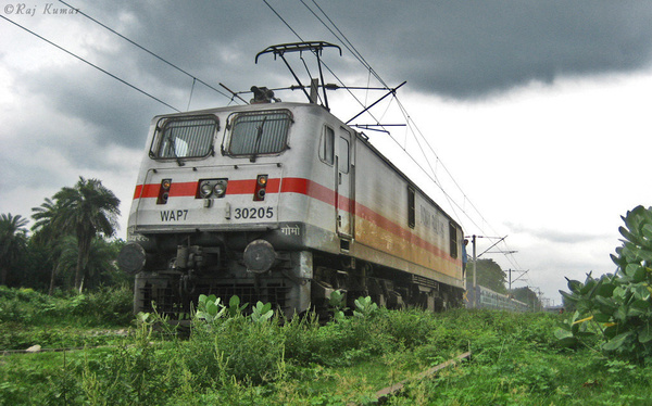Howrah, WAP-7, 30205, Indian Railways, Indian, Railways, India, Railway, IRFCA, loco, locomotive, engine, trains, train engine