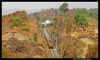 11025 Pune Manmad Express on Karjat Panvel Line
