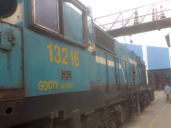 Gooty, WDG-3A, 13216, Indian Railways, Indian, Railways, India, Railway, IRFCA, loco, locomotive, engine, trains, train engine