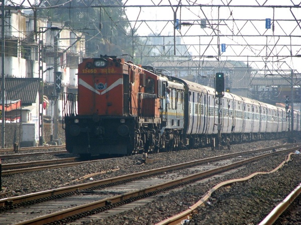 Vatva, WDG-3A, 13460, Indian Railways, Indian, Railways, India, Railway, IRFCA, loco, locomotive, engine, trains, train engine