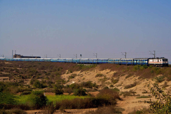 Ghaziabad, WAP-7, 30215, Indian Railways, Indian, Railways, India, Railway, IRFCA, loco, locomotive, engine, trains, train engine