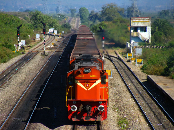 Vishakapatnam, WDG-3A, 13633, Indian Railways, Indian, Railways, India, Railway, IRFCA, loco, locomotive, engine, trains, train engine