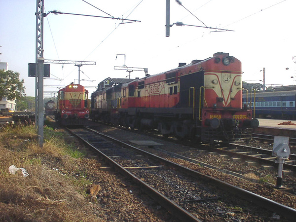 Golden Rock, WDM-2, 16885, Indian Railways, Indian, Railways, India, Railway, IRFCA, loco, locomotive, engine, trains, train engine
