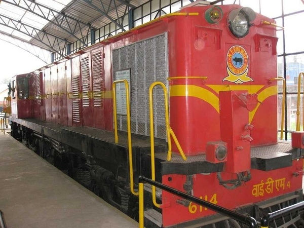 Lumding, YDM-4, 6114, Indian Railways, Indian, Railways, India, Railway, IRFCA, loco, locomotive, engine, trains, train engine