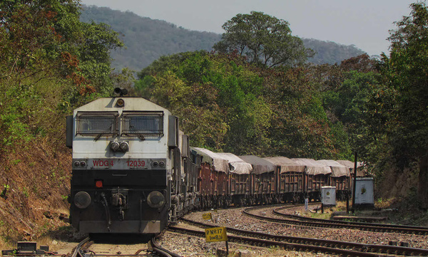 Hubli, WDG-4, 12008, Indian Railways, Indian, Railways, India, Railway, IRFCA, loco, locomotive, engine, trains, train engine