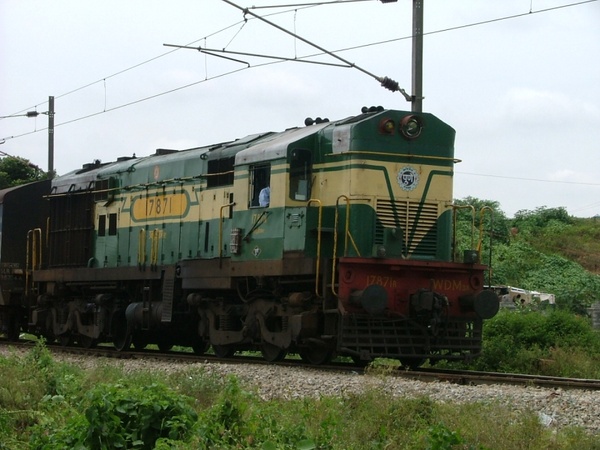 Pune, WDM-2, 17871, Indian Railways, Indian, Railways, India, Railway, IRFCA, loco, locomotive, engine, trains, train engine