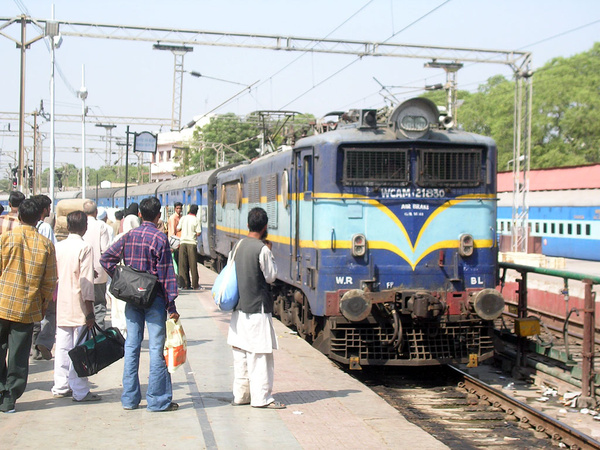 Valsad, WCAM-1, 21830, Indian Railways, Indian, Railways, India, Railway, IRFCA, loco, locomotive, engine, trains, train engine