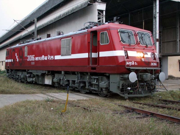 Gomoh, WAG-9, 31086, Indian Railways, Indian, Railways, India, Railway, IRFCA, loco, locomotive, engine, trains, train engine