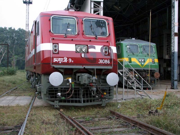 Gomoh, WAG-9, 31086, Indian Railways, Indian, Railways, India, Railway, IRFCA, loco, locomotive, engine, trains, train engine