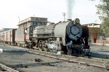 YP #2680 departs northwards from Jaipur Junction with a passenger service on 3 March 1992. By Roger Morris - Buriton Wheelbarrow