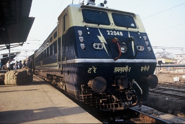 Ghaziabad, WAP-1, 22048, Indian Railways, Indian, Railways, India, Railway, IRFCA, loco, locomotive, engine, trains, train engine