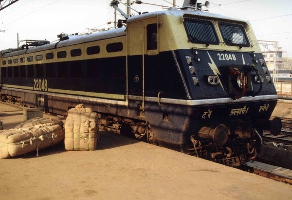 Ghaziabad, WAP-1, 22048, Indian Railways, Indian, Railways, India, Railway, IRFCA, loco, locomotive, engine, trains, train engine