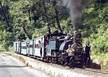 Darjeeling B Class near Mahanadi_9054.jpg
