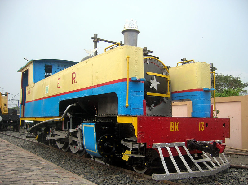 ER 2-4-2 Steam Locomotive