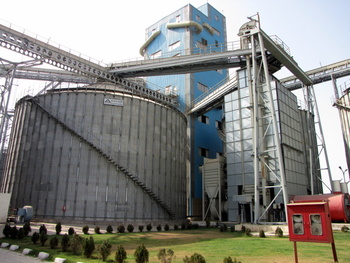 Grain silos at Pehowa Road wagon loading facility