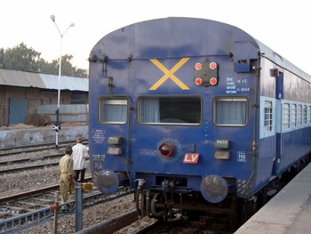 the_coach_for_the_V_I_P_from_western_railway_attached_to_the_arravali_exp_this_made_the_train_have_27_coaches_photo_by_vicky.jpg