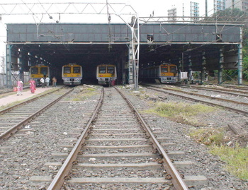 A view of the massive Bct emu car shed captured from the Mahalaxmi railway station end (Arzan Kotval)