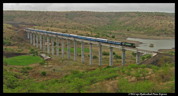17014 Hyderabad Pune Express via Latur