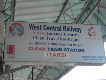 Making Itarsi station clean