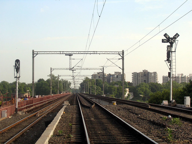 Sabarmati_bridge.jpg