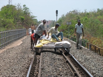 trolley_outside_Karbude