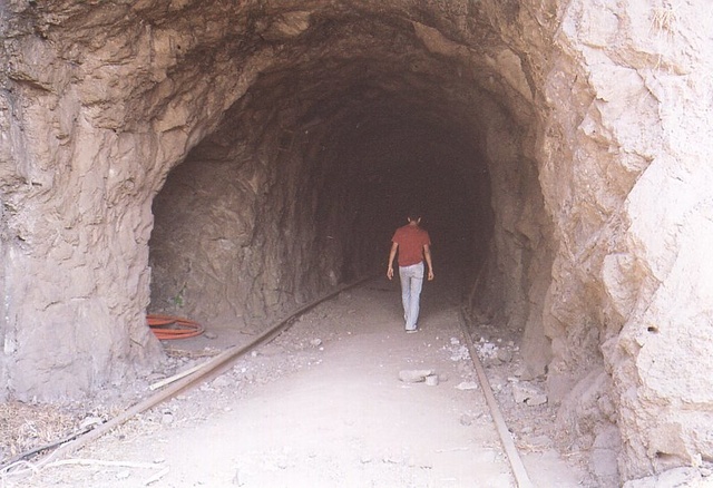 service_tunnel1.jpg