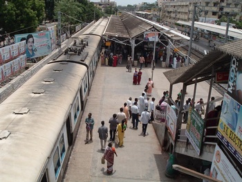 crowd_at_Mambalam.jpg