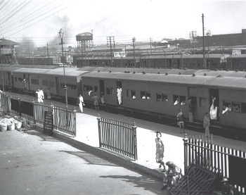 sealdah_station_1944.jpg