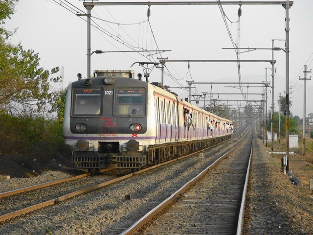 The new generation Karjat Mrvc Emu finishes passing my camera and proceeds towards Bhivpuri Road. (Arzan Kotval)