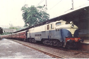 WCM 2 hauling Koyna Express