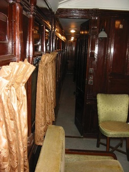 nwr_viceregal_saloon_interior_2.jpg