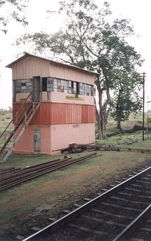 pophlaj_signalbox_Jun2001.jpg