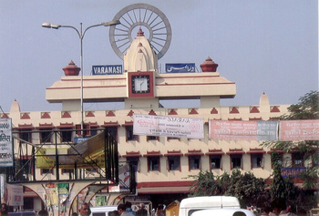 varanasi2_12_2004.jpg