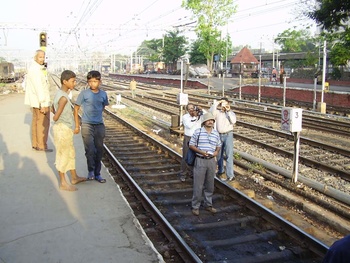 pune_dq_railfans.jpg