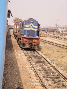 UDL WDM-2 # 18637 at Gonda Jn (Dhirendra Maurya)